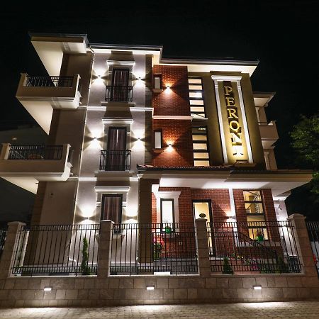 Hotel Peroni Korce Buitenkant foto