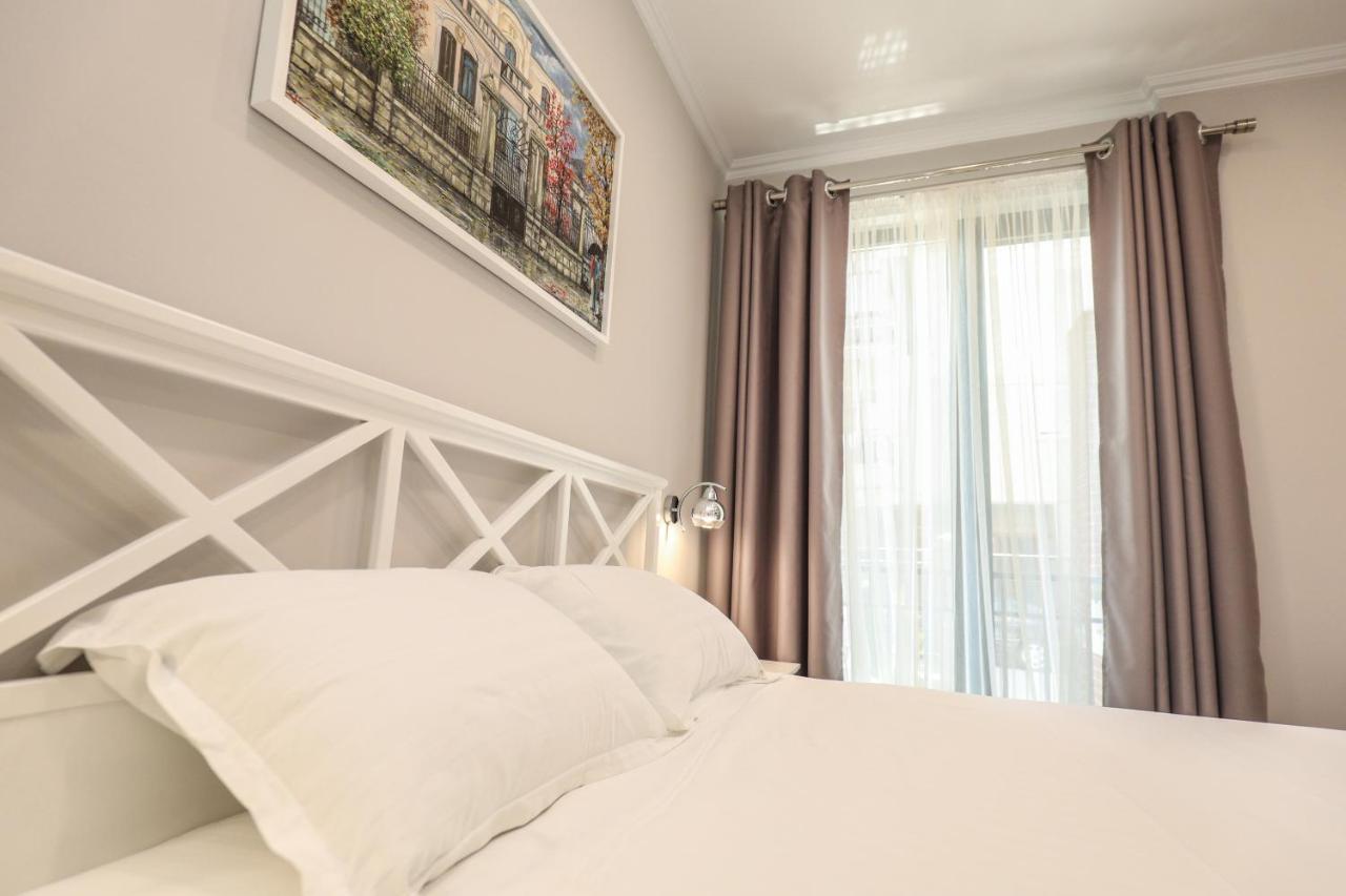 Hotel Peroni Korce Buitenkant foto