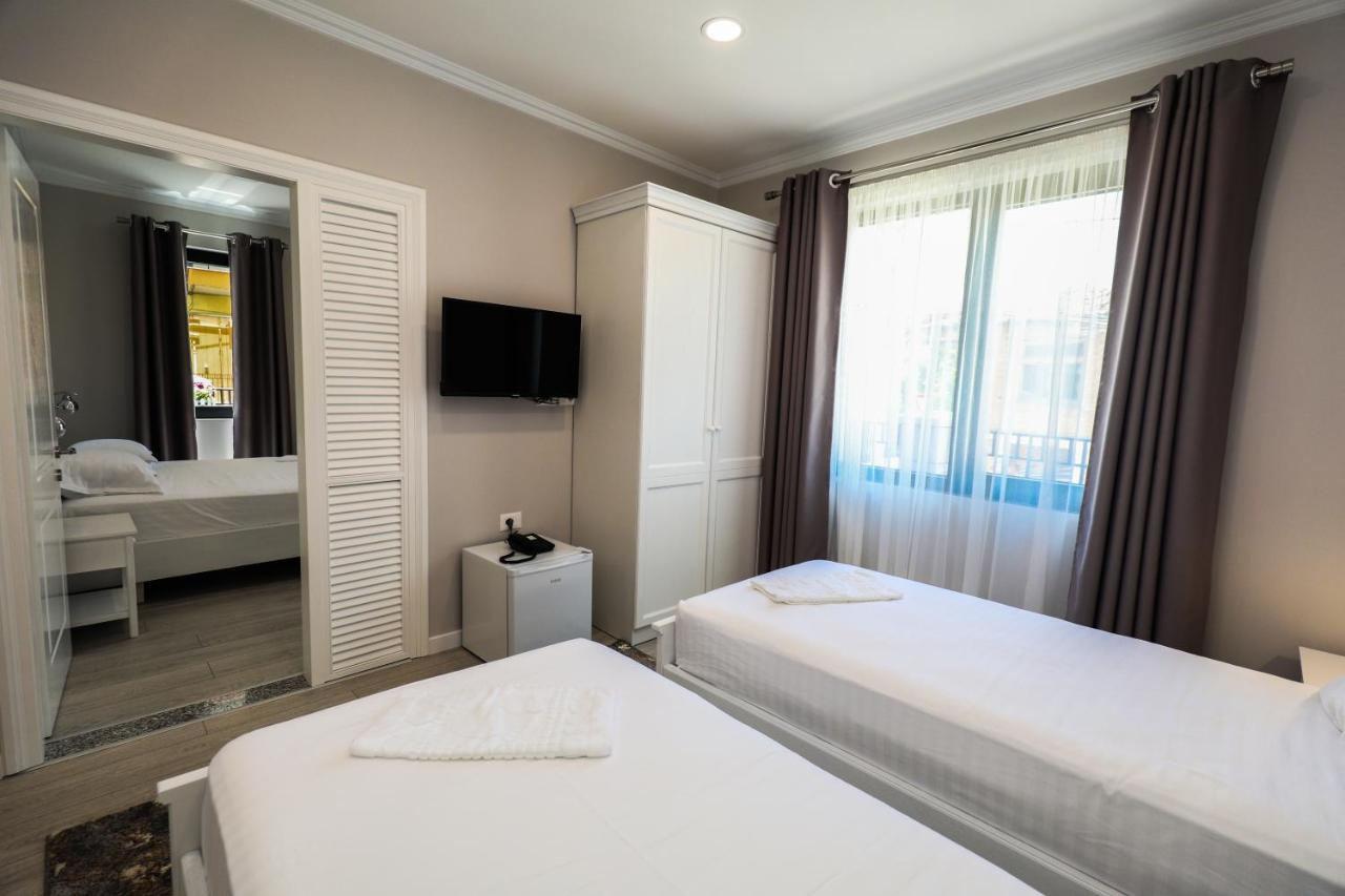 Hotel Peroni Korce Buitenkant foto