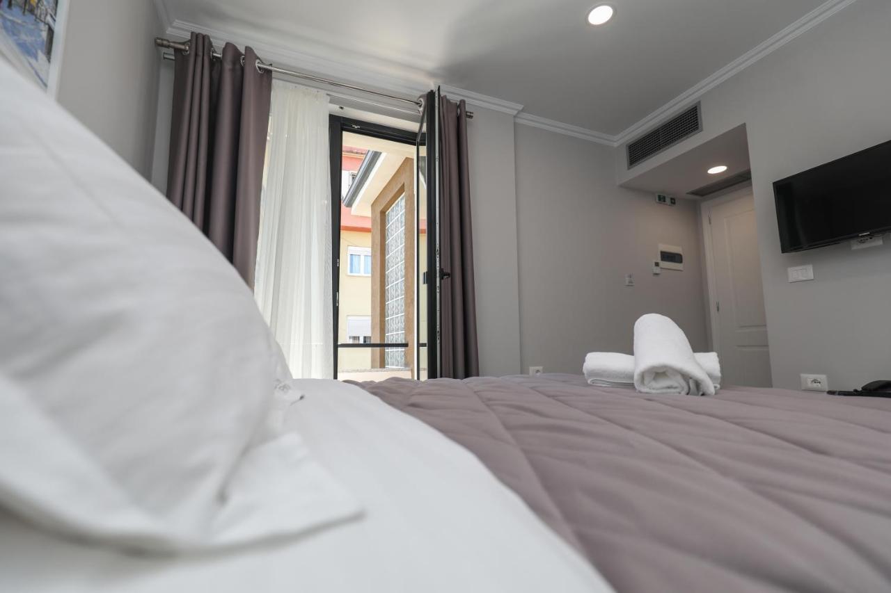 Hotel Peroni Korce Buitenkant foto