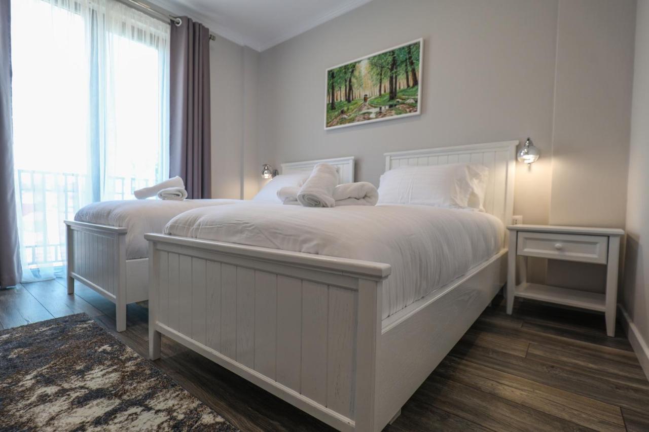 Hotel Peroni Korce Buitenkant foto